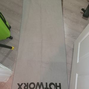 Hotworx mat & towel